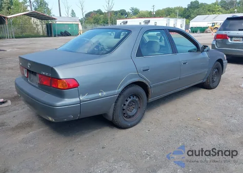 2001 Toyota Camry Le from USA, damaged, VIN 4T1BG22K01U070375